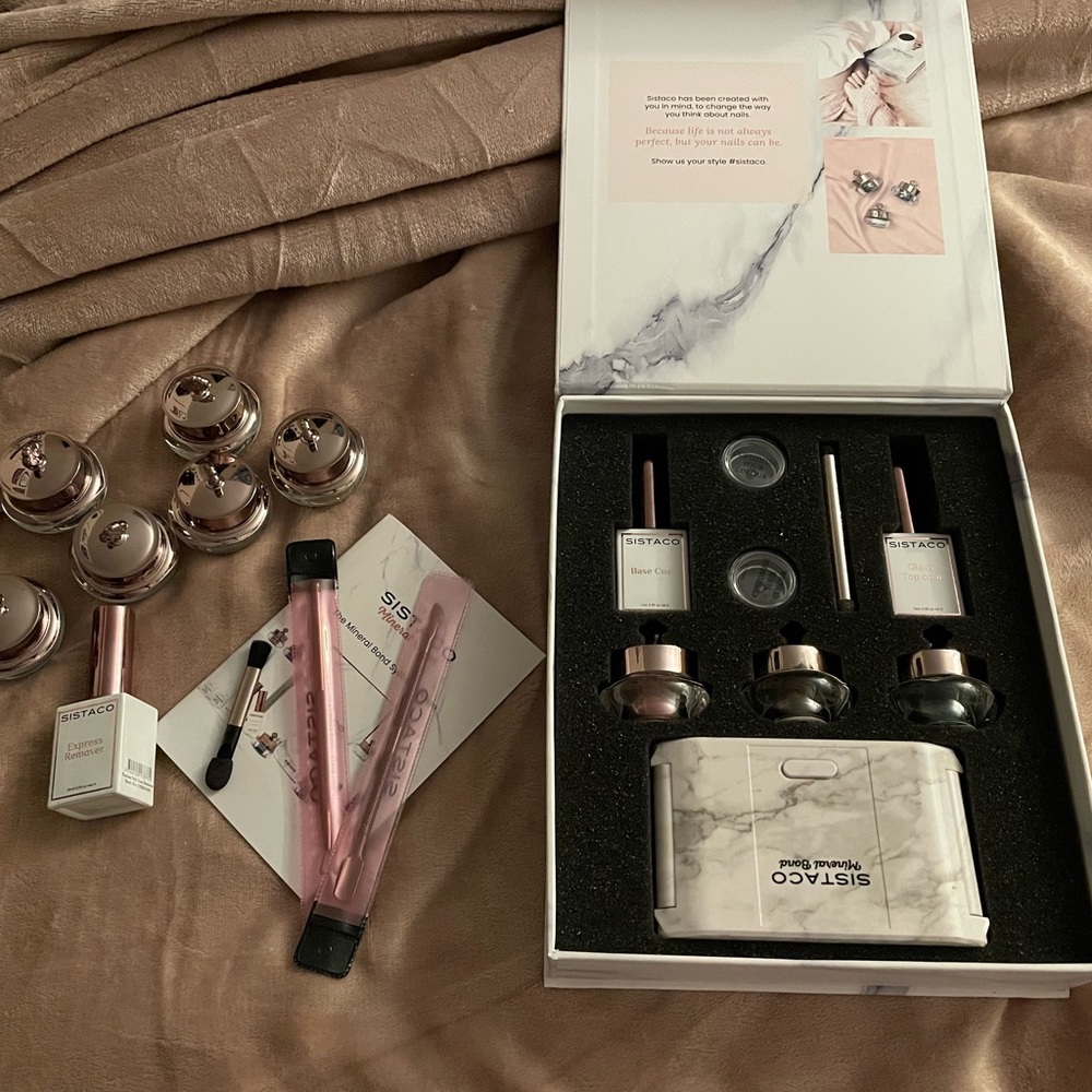 **Sold** Not for sale *** Sistaco ultimate nail kit with extras